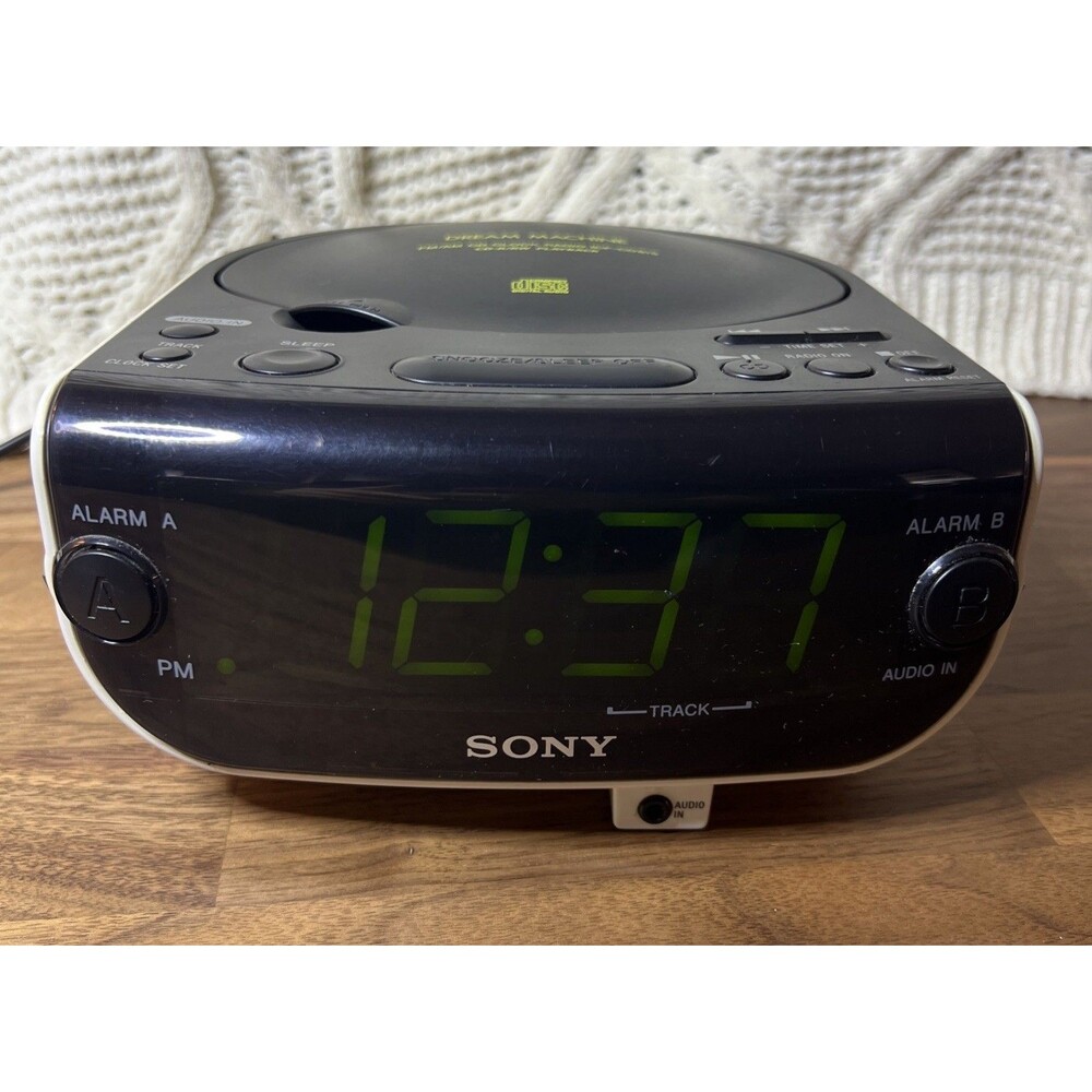 Sony Dream Machine ICF-CD815 CD Player Dual Alarm Clock FM/AM Radio Tested Works